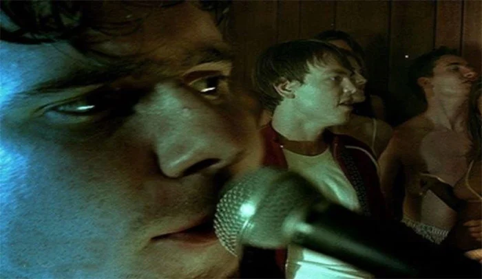 A música dos anos 2000 que foi inspirada em e-mail enviado por fã e superou 1 bilhão no Spotify