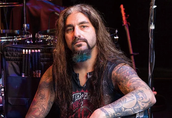 A música que Mike Portnoy mais gostou de gravar com o Avenged Sevenfold