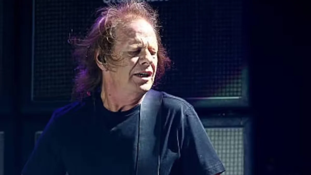 AC/DC: Guitarrista Stevie Young é internado na Argentina