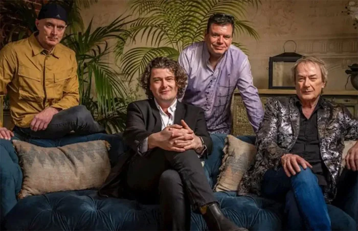 Atual guitarrista do Asia está no Oriente Médio em meio à guerra