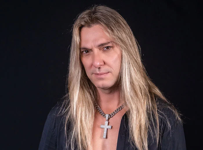 De quase padeiro a show esgotado: como Joe Lynn Turner salvou a carreira de Edu Falaschi