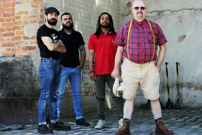 É contradição comunista defender liberdade? Confira resposta de Mao do Garotos Podres