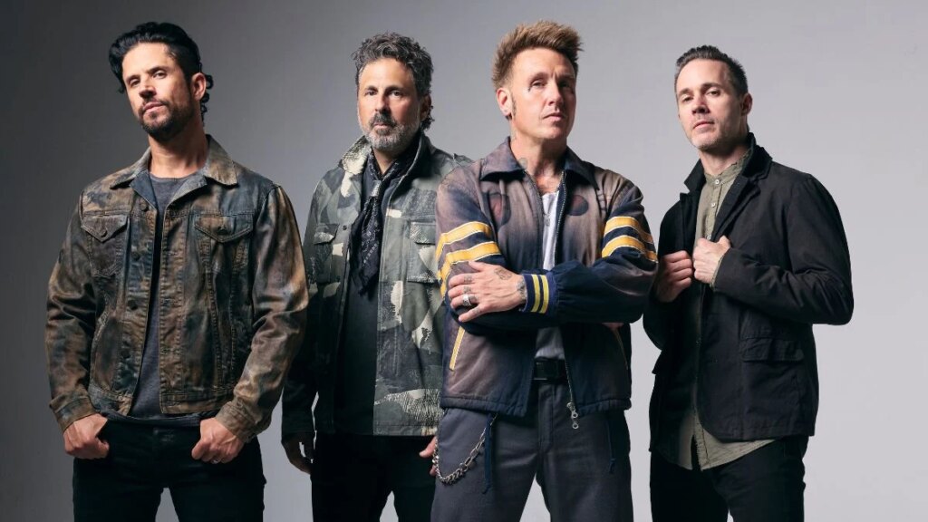 Jacoby Shaddix, do Papa Roach, destrói placa que proibia mosh em show