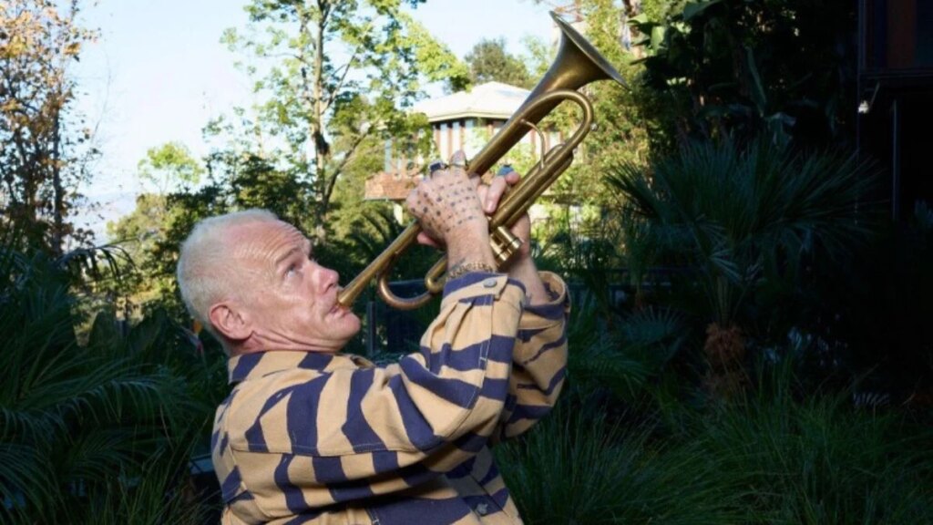 Flea anuncia listening party de álbum solo em São Paulo; saiba como participar