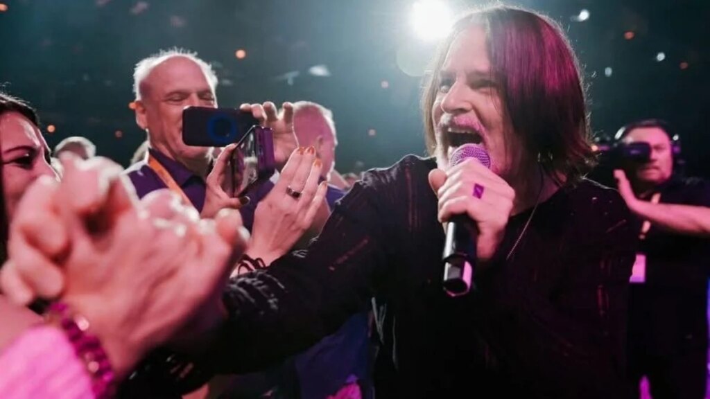 Morre Tommy DeCarlo, vocalista do Boston, aos 60 anos