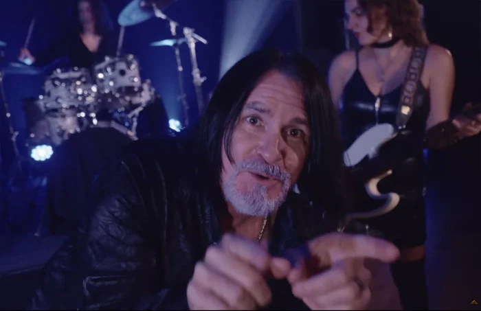 Morre aos 60 anos Tommy DeCarlo, vocalista da banda Boston