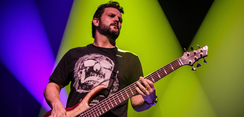 Músico é um vendedor que precisa encarar sua carreira como uma empresa, segundo Felipe Andreoli (Angra) – RockBizz