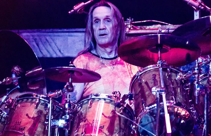 Nicko McBrain fala sobre rumores de aposentadoria de Dave Murray