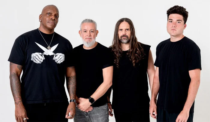 Nova música do Sepultura é elogiada em matéria da Metal Hammer