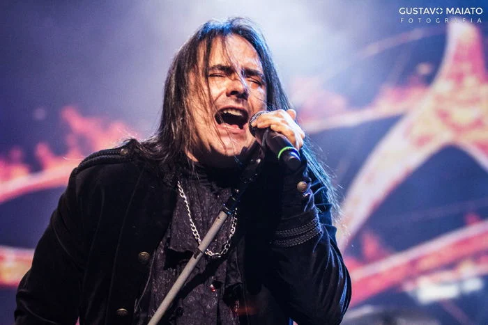 O dia que Andre Matos se chateou com Gabriel Thomaz do Autoramas no camarim do Angra