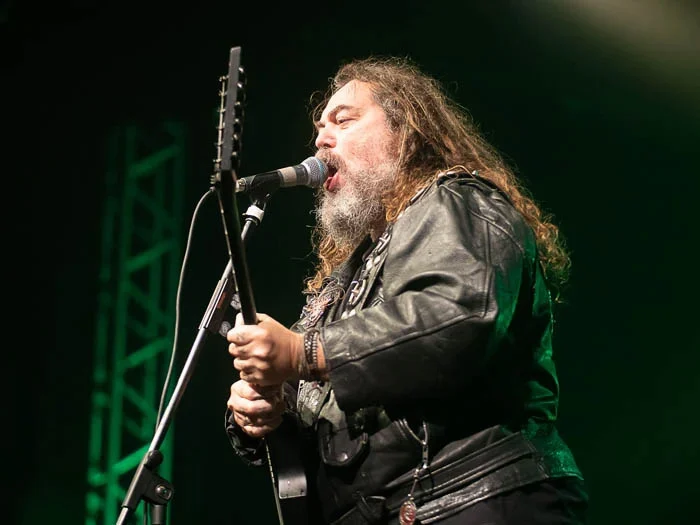 O disco ao vivo que define o heavy metal, segundo Max Cavalera