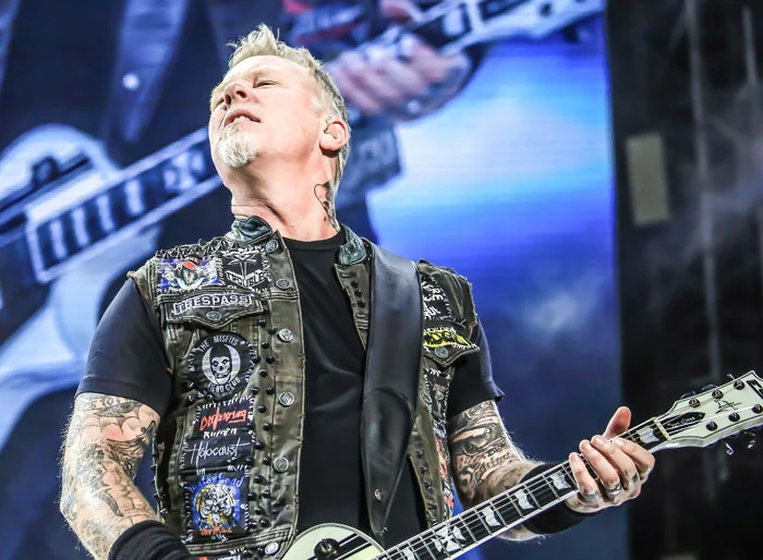 O guitarrista que moldou o timbre do Metallica, segundo James Hetfield