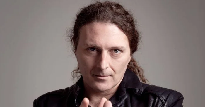 O ponto alto do Angra com Fabio Lione nos vocais, segundo Mayara Puertas