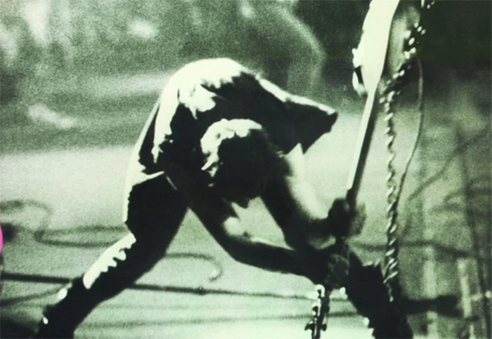 O segredo escondido no fim de “London Calling”, do The Clash