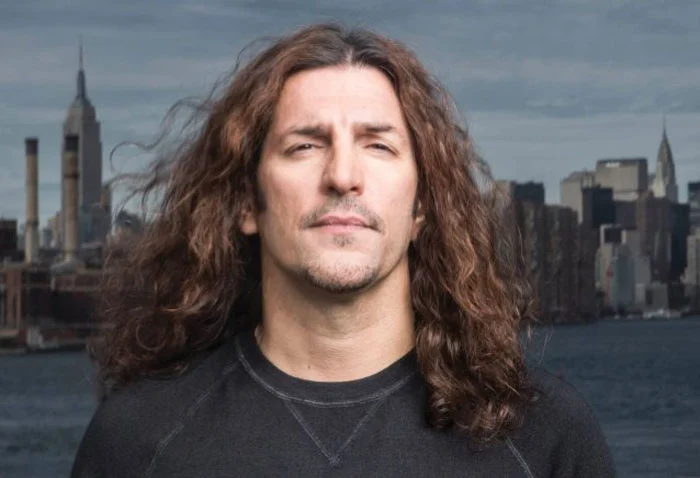 Os três baixistas que substituíram a figura paterna para Frank Bello (Anthrax)