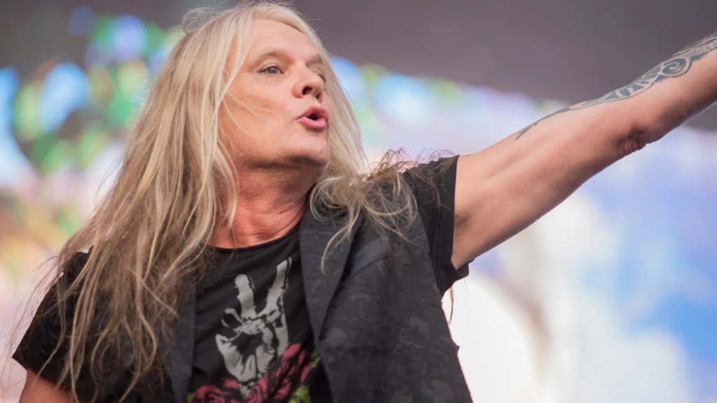 Sebastian Bach canta “I Wanna Rock”, do Twisted Sister, em show solo