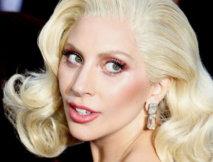 Zakk Wylde gosta de Lady Gaga e possui um disco da cantora em sua coleção