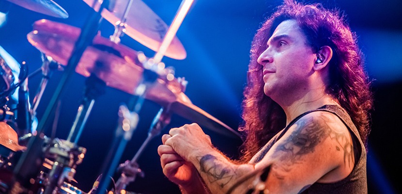 AngraVerso: Ricardo Confessori tira onda com as muitas celebrações de Holy Land