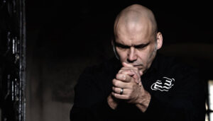 Blaze Bayley (ex-Iron Maiden) fala abertamente sobre sua decisão de parar de beber