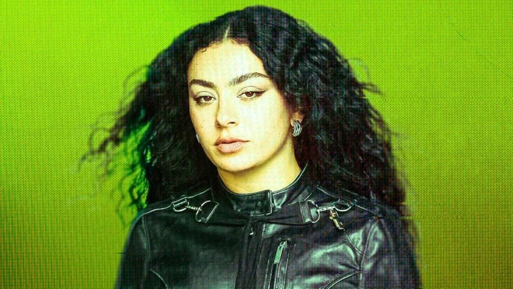 Cantora pop, Charli XCX anuncia que seu novo álbum será de rock