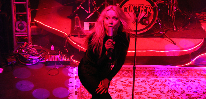 Lucifer comanda culto rock n’ roll no Rio de Janeiro e faz as potestades se deliciarem com os cânticos de louvor