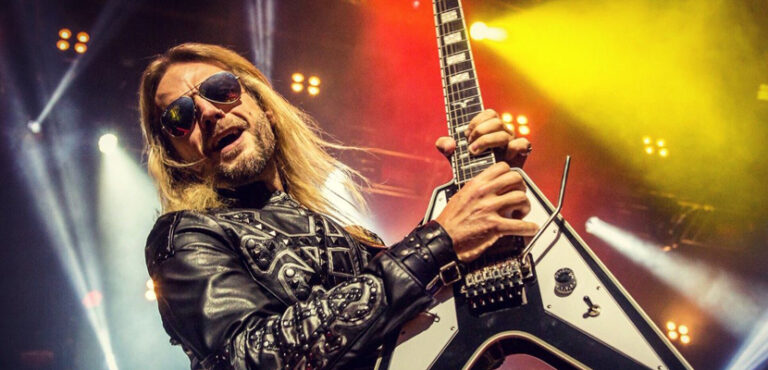 Richie Faulkner (Judas Priest) defende bandas que fazem turnês sem suas formações clássicas