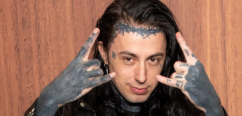 Ronnie Radke acha que a era das celebridades falsas vai colapsar: “Isso é estúpido”