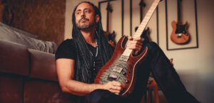 Sem segurança financeira e cheio de dúvidas: Marcelo Barbosa conta que teve receio em seguir carreira musical