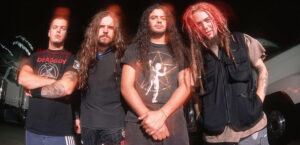 Conheça a indígena que estampa a capa de Roots, mais famoso álbum do Sepultura