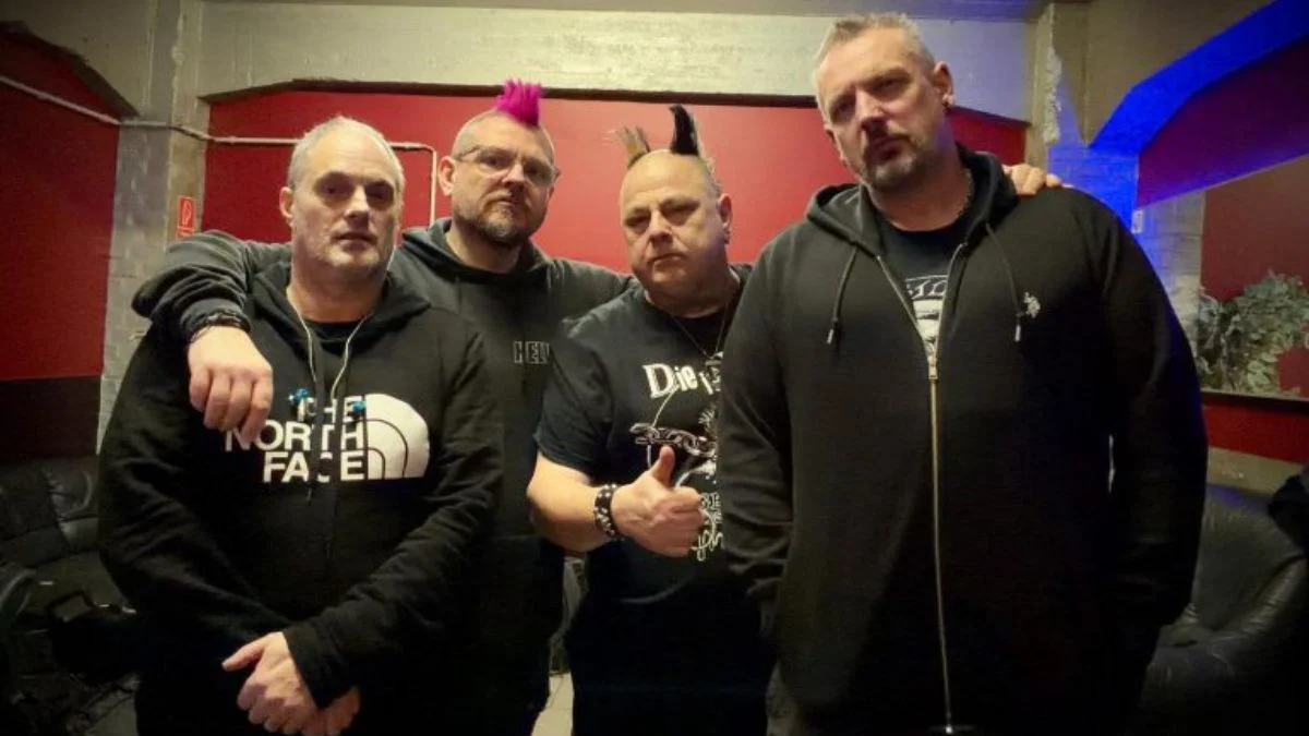 Em noite caótica, Varukers lidera a frente da resistência punk em São Paulo