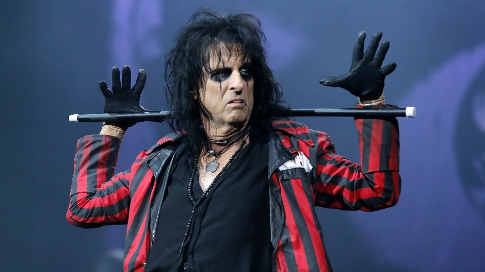 Alice Cooper não aprova o uso de IA para fazer música: “Não tem coração e emoção”