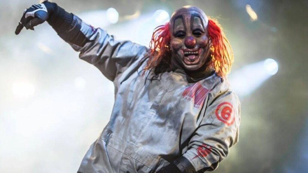 Clown, do Slipknot, revela problema cardíaco e passará por cirurgia