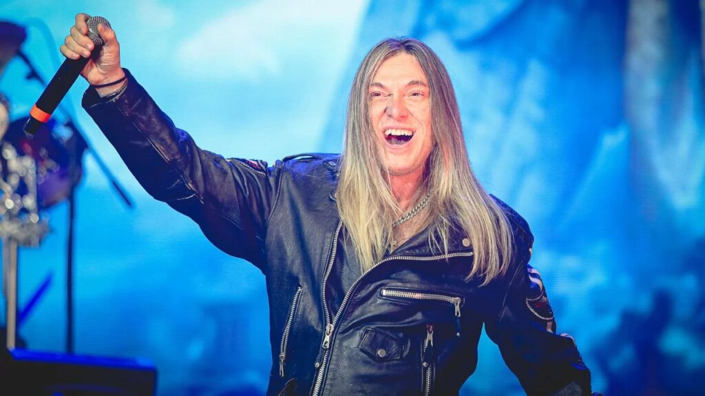Edu Falaschi revela novos detalhes do álbum ‘Mi’raj’ em audição para fãs 