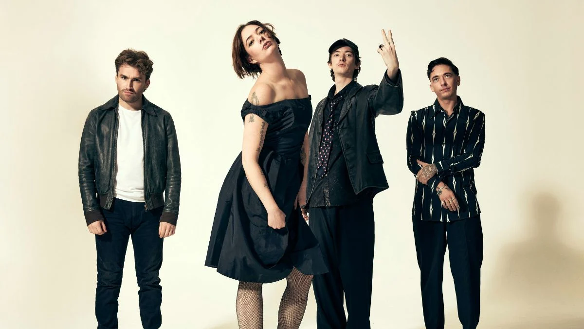 Marmozets retorna após hiato de 6 anos com novo álbum ‘CO.WAR.DICE’