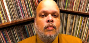 Ed Motta afirma que o rock n’ roll brasileiro é inexistente: “Eu não tenho culpa nenhuma”