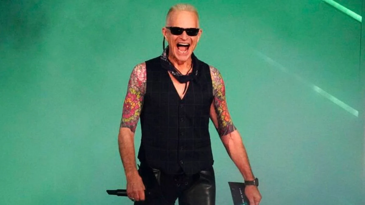 David Lee Roth cancela quase toda a sua turnê de verão nos Estados Unidos