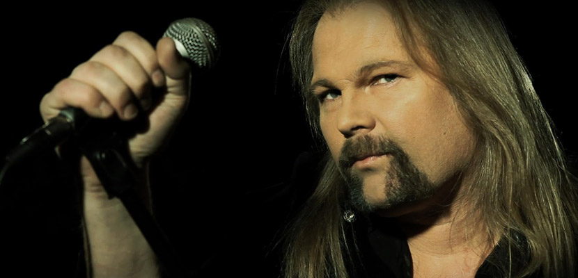 Jørn Lande celebra parceria com Tony Iommi no trabalho From The Dark