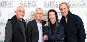 Peter Gabriel, Tony Banks e Mike Rutherford se reúnem para uma reedição de luxo de From Genesis to Revelation