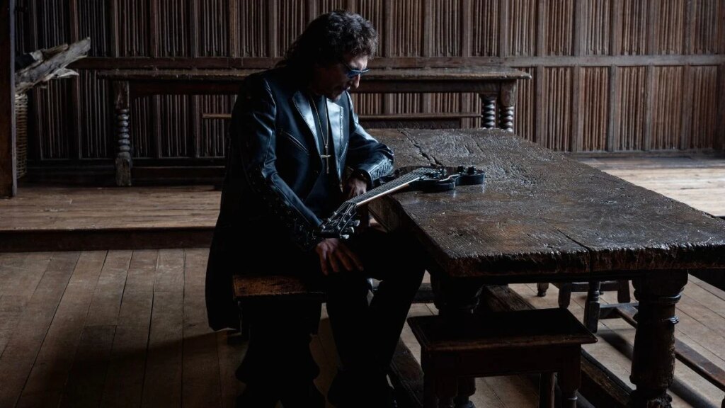 Tony Iommi anuncia novo álbum ‘From The Dark’ e lança primeiro single