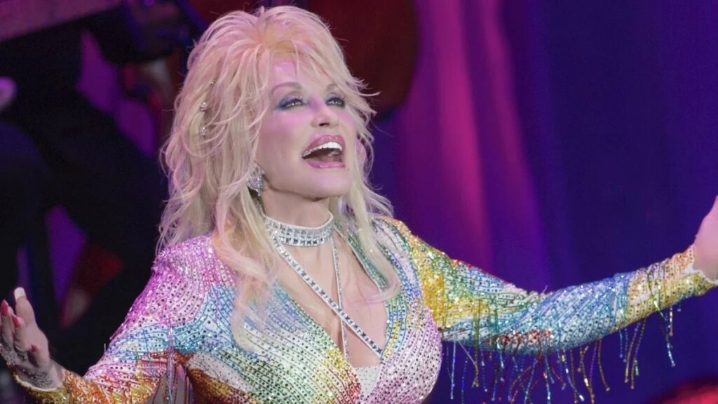 Dolly Parton, rainha da música country, morre aos 80 anos