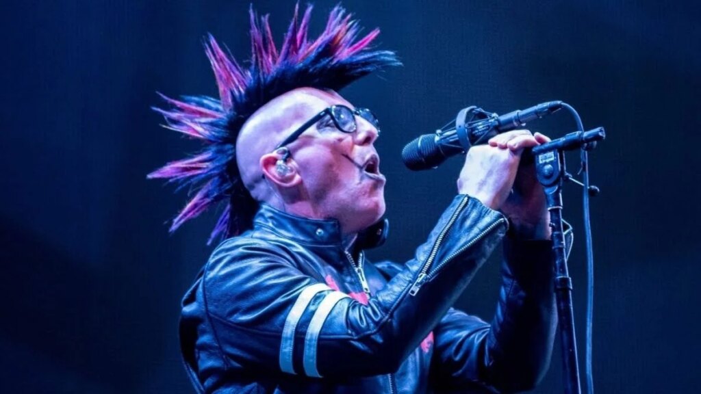 Maynard James Keenan, vocalista do TOOL, passa por cirurgia no quadril