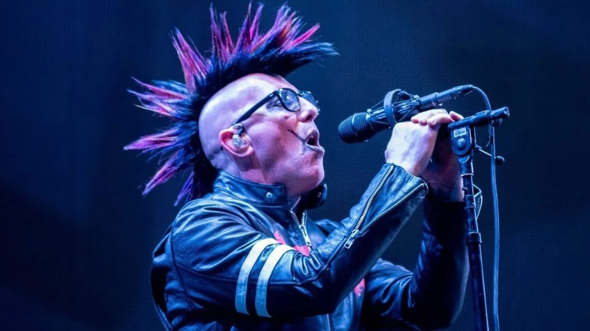 Maynard James Keenan, vocalista do TOOL, passa por cirurgia no quadril
