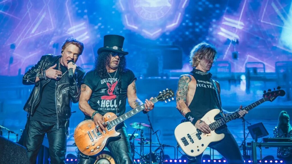Slash sobre um novo álbum do Guns N’ Roses: “Muita composição acontecendo”
