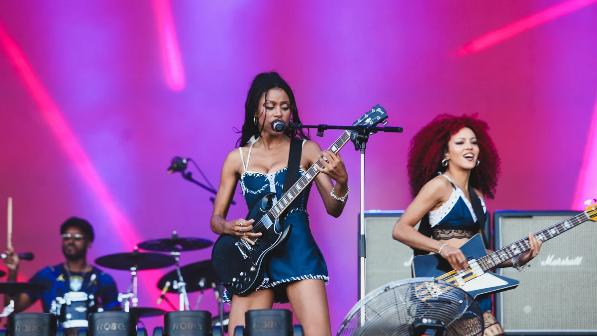 Nova Twins estreia no Brasil levando ao Rock in Rio 2026 um rock que não cabe em duas pessoas