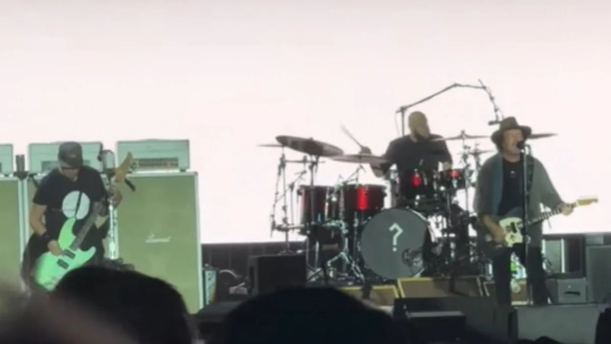 Pearl Jam apresenta Abe Laboriel Jr. como novo baterista da banda