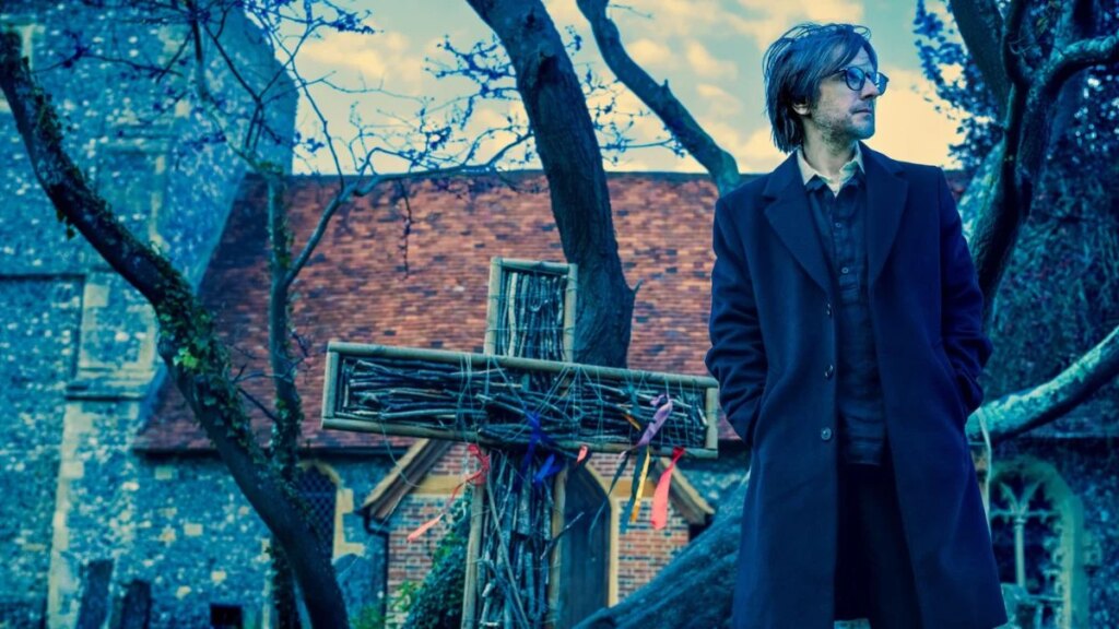 Steven Wilson anuncia novo álbum ‘Requiem For A Village’ e lança faixa-título