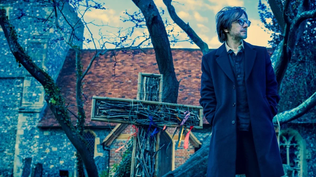 Steven Wilson anuncia novo álbum ‘Requiem For A Village’ e lança faixa-título