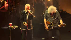Queen: Brian May faz participação especial em show de Roger Taylor em Londres